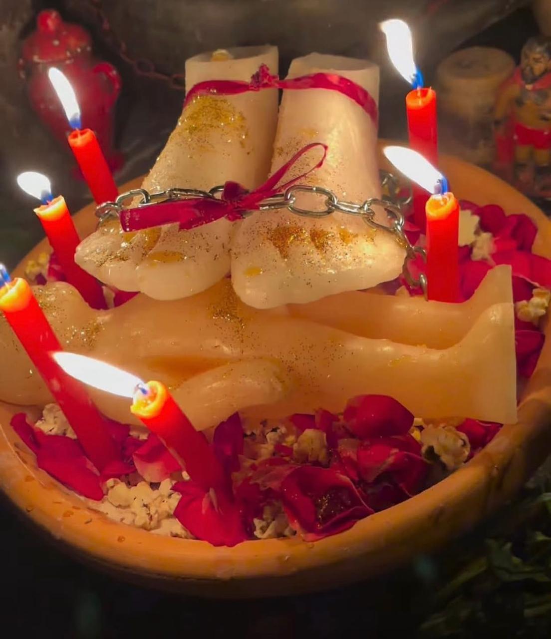 Imagem de altar e elementos espirituais